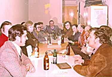 versammlung alt.jpg (48821 Byte) versammlung alt.jpg (48821 Byte)