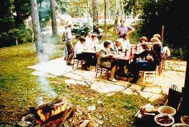 fieldday.jpg (72514 Byte) fieldday.jpg (72514 Byte)